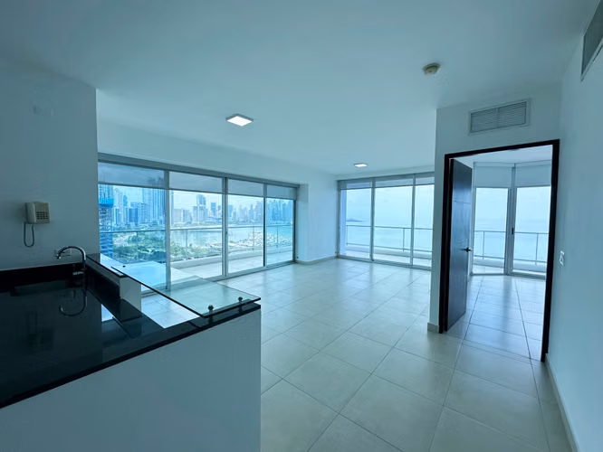 Apartamento con vista al mar en avenida balboa, PH DESTINY