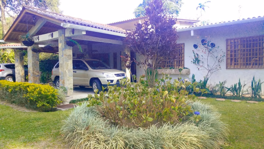 El Valle. 1975mts 2r 2.5b quebrada. Sobre la via principal $575,000.00 - Imagen 2