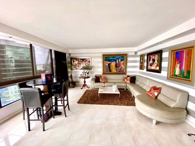 Venta Apartamento 241 m² 3 Recámaras Vista a la Bahía | 3 Parking | Marbella - Imagen 2