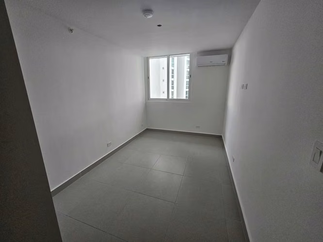 C436J SE ALQUILA AMPLIO APARTAMENTO CON LINEA BLANCA EN CONDADO DEL REY - Imagen 8