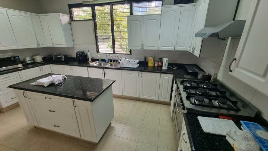 Casa de Dos Pisos en Venta – Urbanización Obarrio | DC - Imagen 6