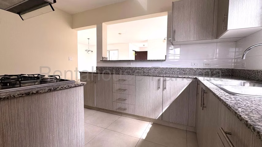 Venta de Casa en Hato Montaña Arraijan