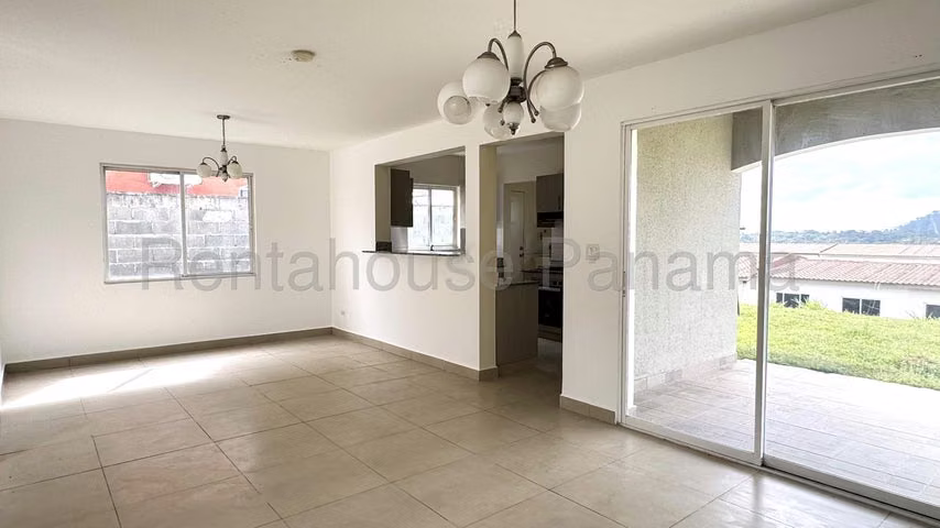 Venta de Casa en Hato Montaña Arraijan