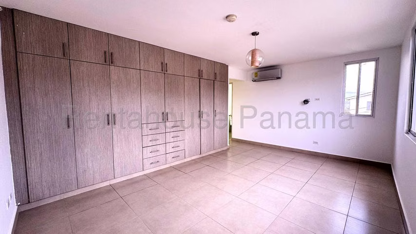 Venta de Casa en Hato Montaña Arraijan