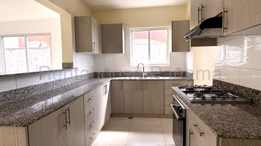 Venta de Casa en Hato Montaña Arraijan