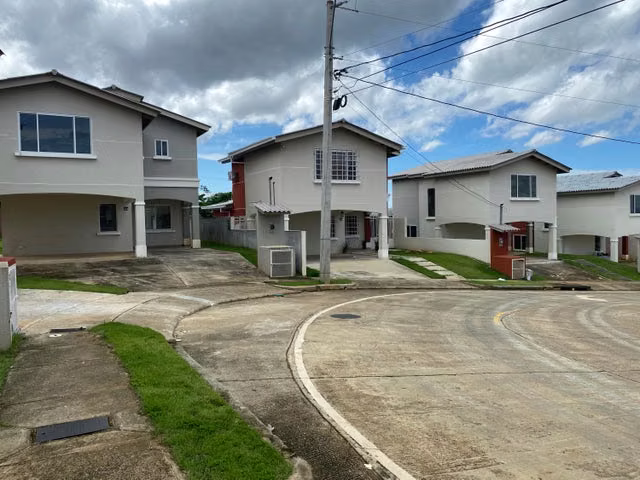 Venta de Casa en Hato Montaña Arraijan
