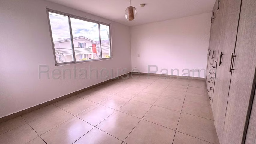 Venta de Casa en Hato Montaña Arraijan