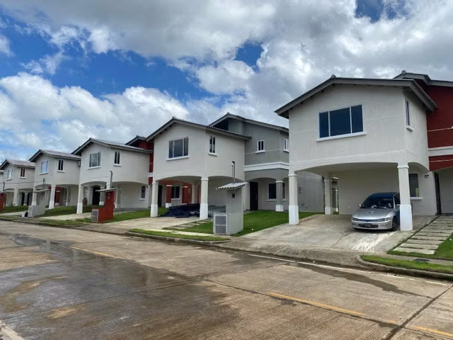 Venta de Casa en Hato Montaña Arraijan