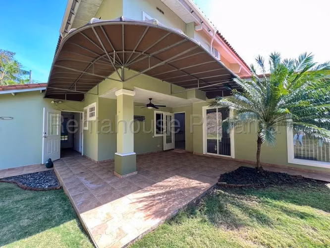 Venta de casa en Villa de los Azores 27MVCH1925