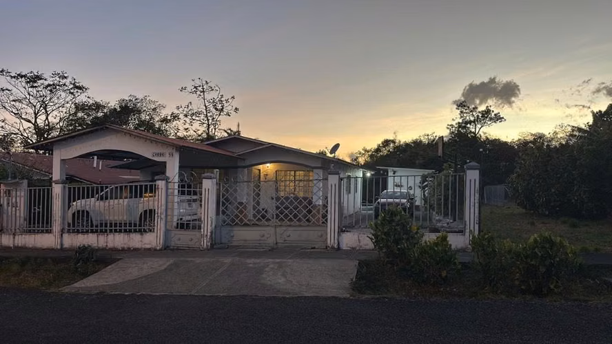 Vendo casa en alto boquete.