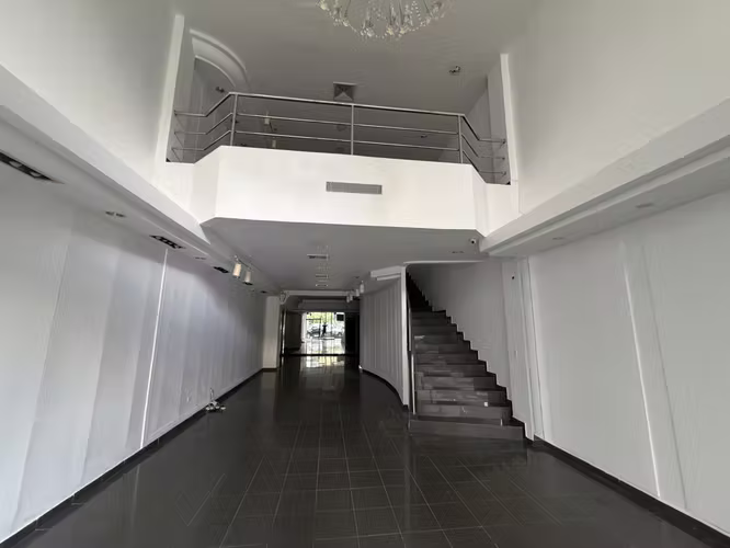 Local comercial en Obarrio, avenida principal - Imagen 3