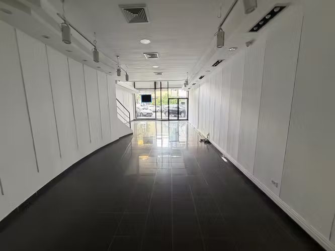Local comercial en Obarrio, avenida principal - Imagen 5