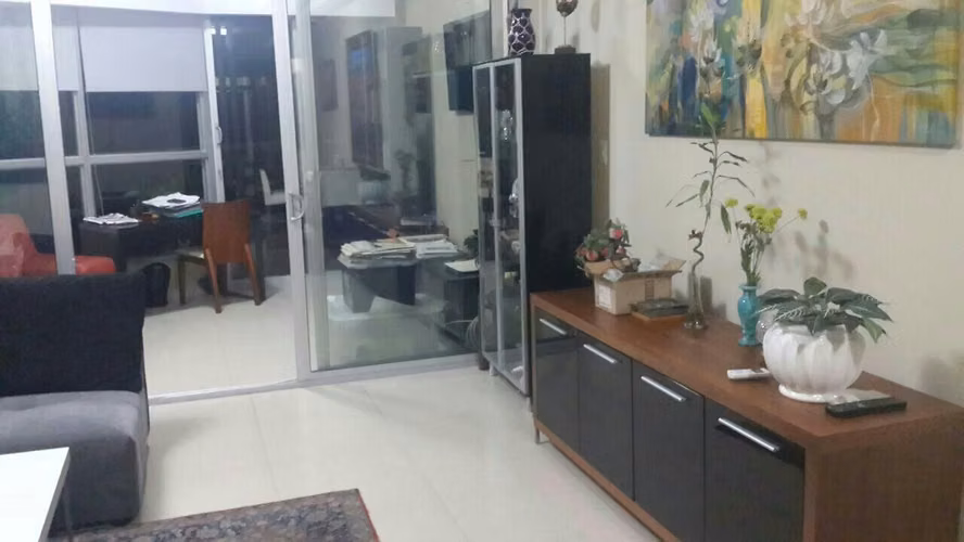 Venta Apartamento 141 m² Con Den y Balcón | Piso Alto | Avenida Balboa - Imagen 3