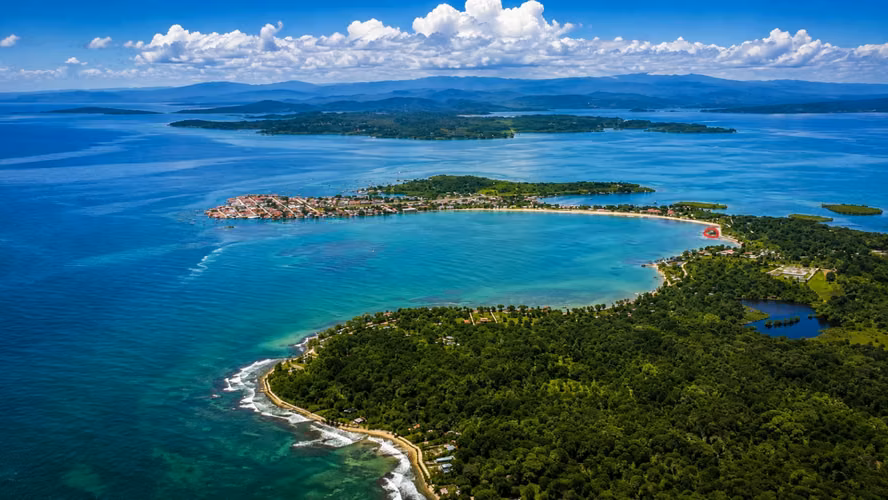 VENTA DE TERRENO FRENTE AL MAR EN BOCAS DEL TORO ISLA COLON 1,081m2 JP - Imagen 1