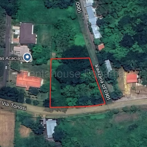 Venta de centrico terreno via Macaracas, Los Santos