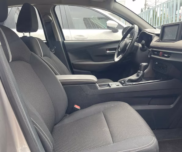 Toyota Yaris E 2024