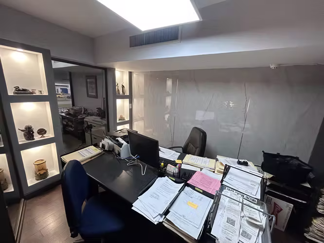 Vendo Local Comercial de 2 niveles sobre Tumba Muerto - Imagen 8