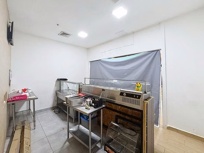 Alquiler de Local en Calle Uruguay – Torre Banesco