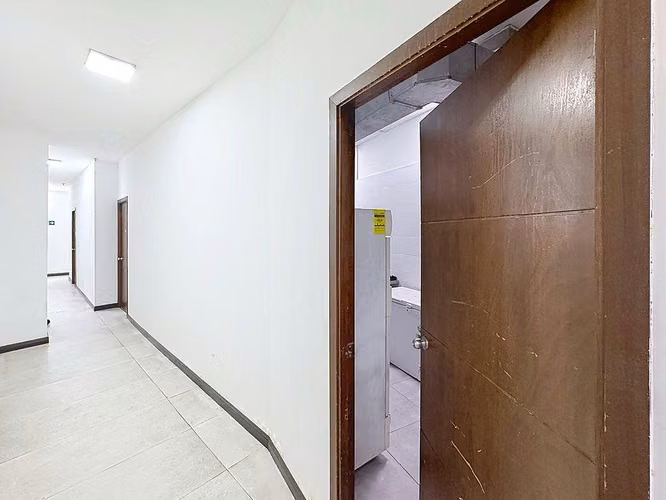 Alquiler de Local en Calle Uruguay – Torre Banesco