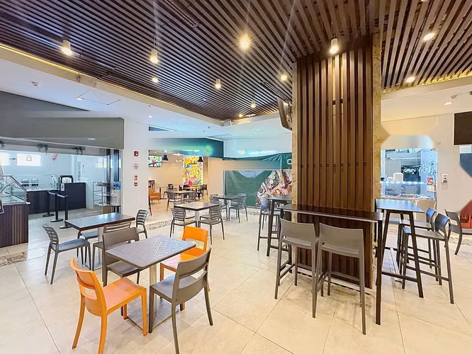 Alquiler de Local en Calle Uruguay – Torre Banesco