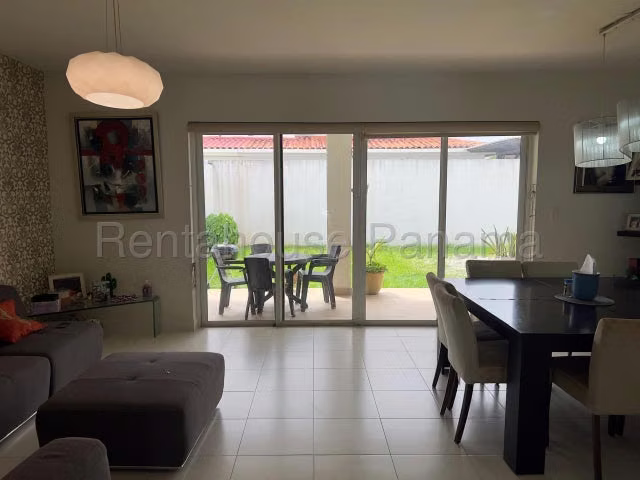 Venta de Casa esquina  Quintas de Versalles - Imagen 7