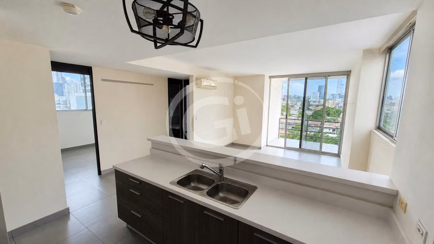 Venta Apartamento Reposeído PH Trio El Carmen 109m² - Imagen 2