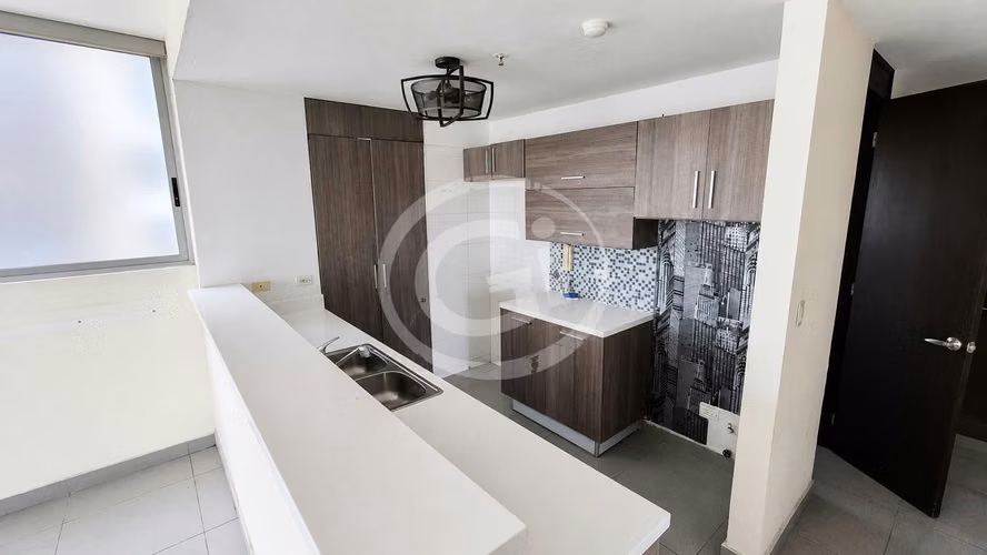 Venta Apartamento Reposeído PH Trio El Carmen 109m² - Imagen 5