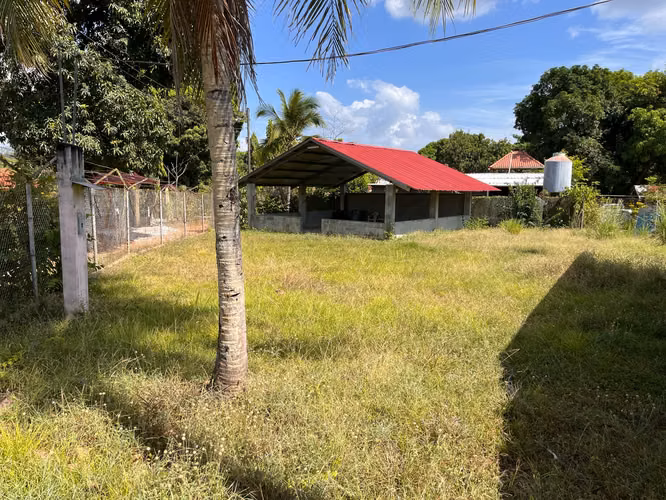 Venta de terreno con casa a 5 minutos del Río Utive - Imagen 4