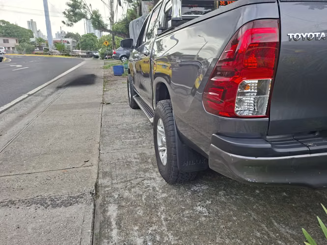 Toyota Hilux 2017 4X4. Manual - Imagen 8