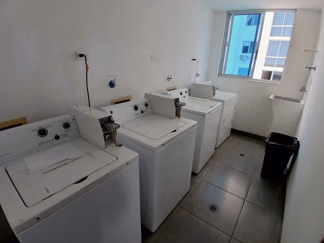 Alquilo hermoso apartamento Via España - Imagen 16