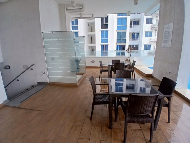 Alquilo hermoso apartamento Via España - Imagen 12