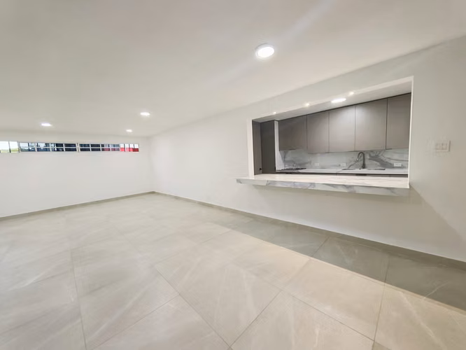 Casa en San Francisco Dos niveles y Renovada - Imagen 5