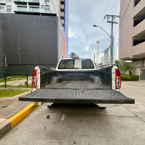 NISSAN NAVARA