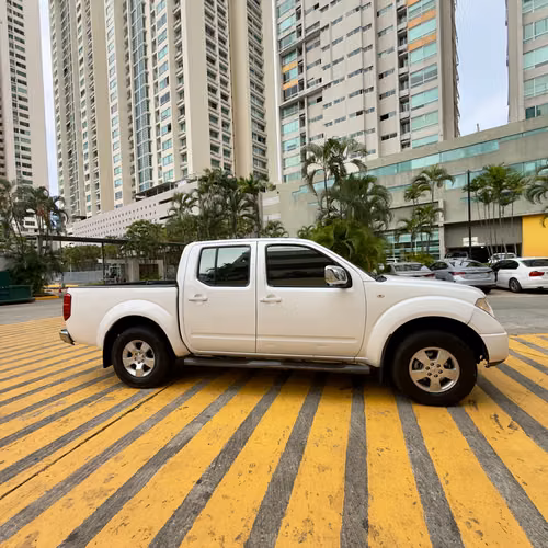 NISSAN NAVARA