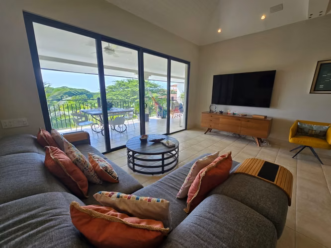 Residencia en Último Piso con Vista al Campo de Golf en Buenaventura, Panamá - Imagen 3