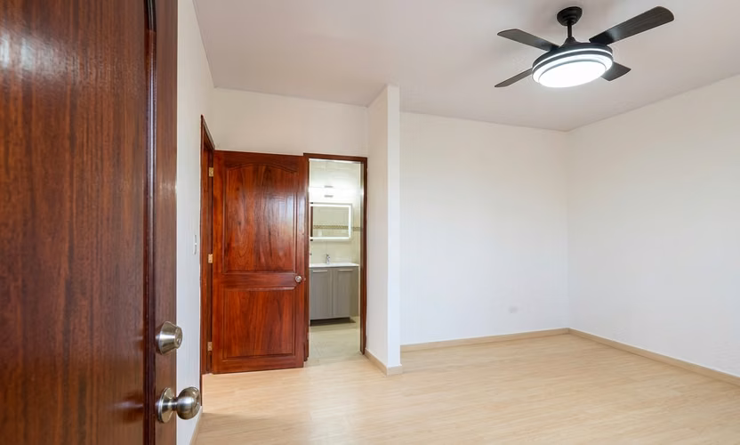Casa en Las Acacias I con piscina y 20 estacionamientos - Imagen 12
