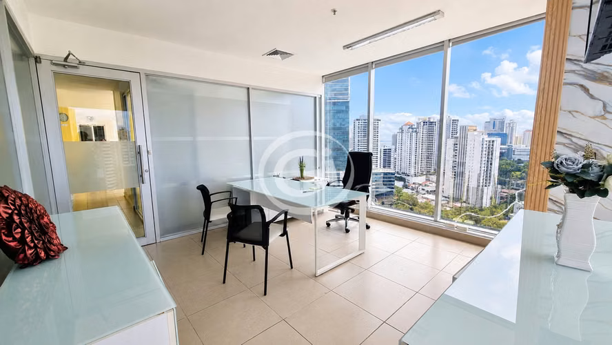 Venta Oficina Amoblada F&F Tower. Vista a la Ciudad. Calle 50