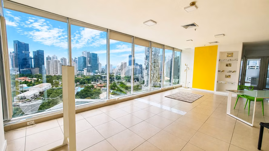 Venta Oficina Amoblada F&F Tower. Vista a la Ciudad. Calle 50