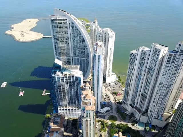Alquiler amoblado en Punta pacifica Vista al mar y a la ciudad Estilo Loft - Imagen 11