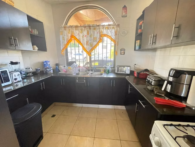 SE ALQUILA CASA CON LÍNEA BLANCA O SIN MUEBLES EN EXCLUSIVO RESIDENCIAL DE DAVID - Imagen 12