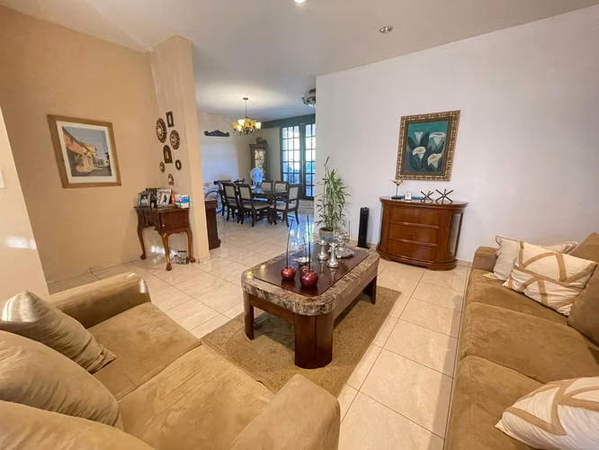 SE ALQUILA CASA CON LÍNEA BLANCA O SIN MUEBLES EN EXCLUSIVO RESIDENCIAL DE DAVID - Imagen 4