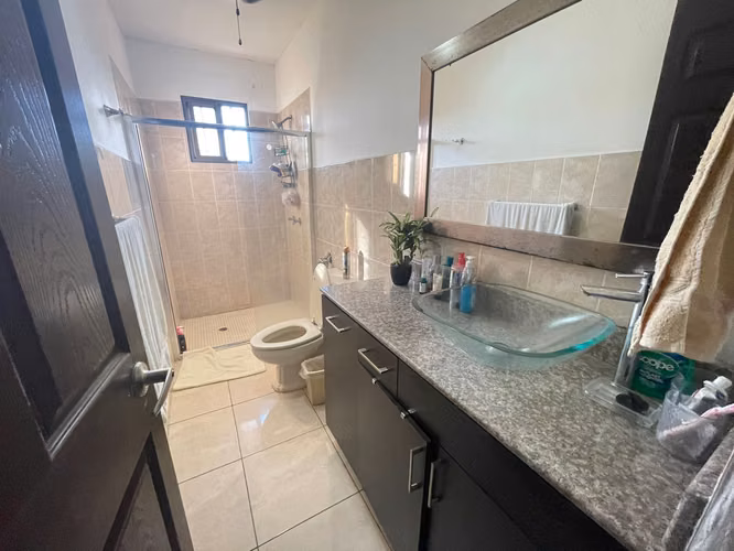 SE ALQUILA CASA CON LÍNEA BLANCA O SIN MUEBLES EN EXCLUSIVO RESIDENCIAL DE DAVID - Imagen 15
