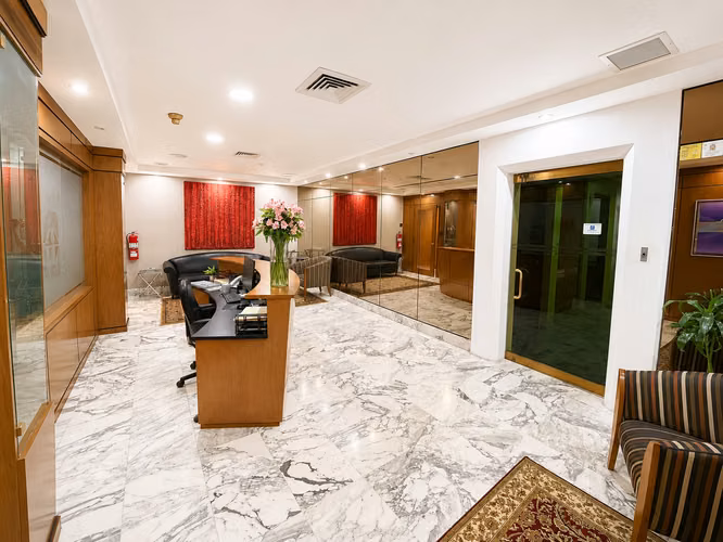Oficina Corporativa Amoblada en Venta , Marbella