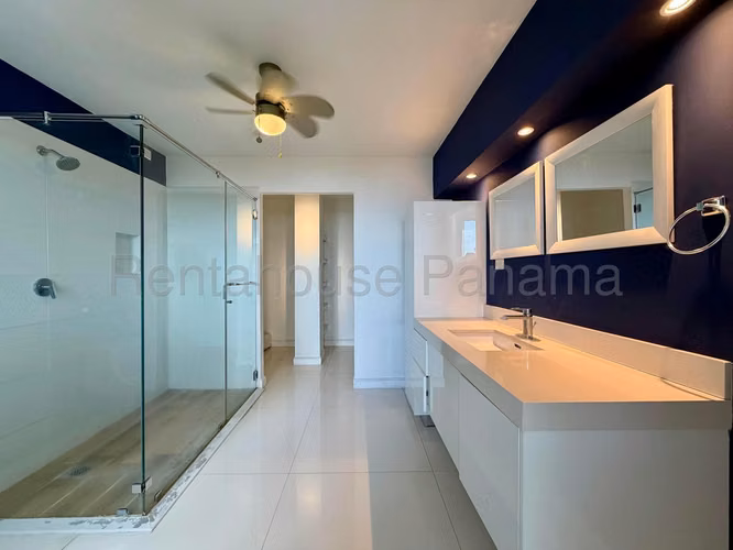 Venta de Apartamento en PH Sobre Las Rocas* - Imagen 10