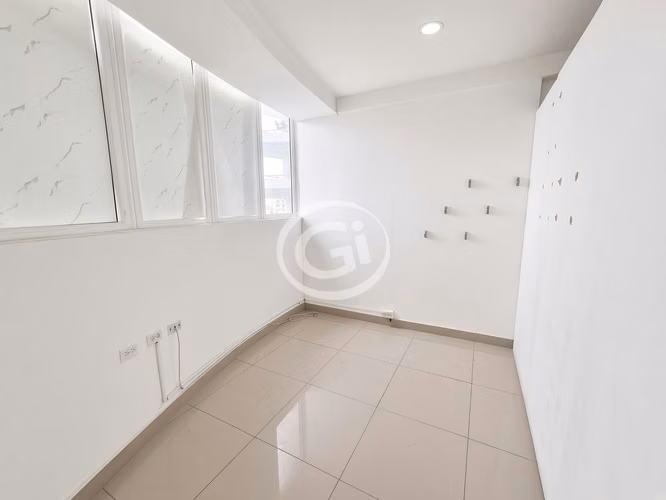 Venta Oficina. Av Balboa. Bay View. Vista al Mar y Casco Antiguo