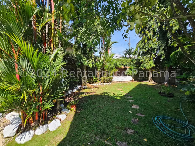 Venta de casa en Altos del Golf, con piscina y terraza - Imagen 14
