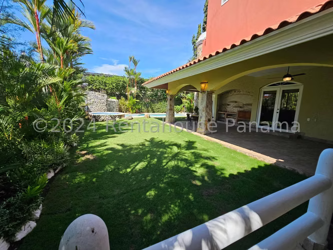 Venta de casa en Altos del Golf, con piscina y terraza - Imagen 11
