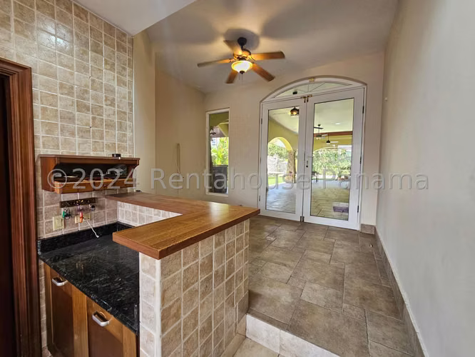 Venta de casa en Altos del Golf, con piscina y terraza - Imagen 7