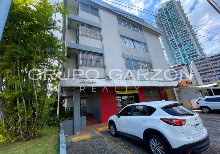 Se vende apartamento en Via Porras (PH Los Caobos)