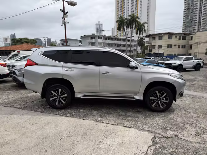 Mitsubishi Montero Sport 2019 - Imagen 4